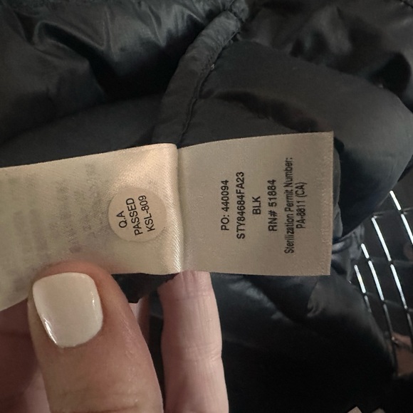 Brand new medium patagonia down sweater jacket with tags - Picture 3 of 3